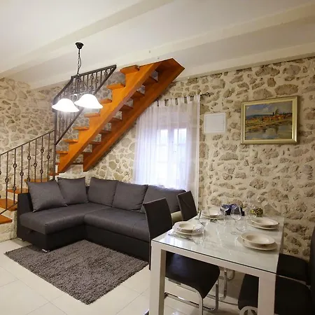 Dom wakacyjny Holiday Marko Sukošan