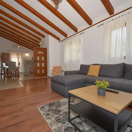Holiday Marko Holiday home Sukosan